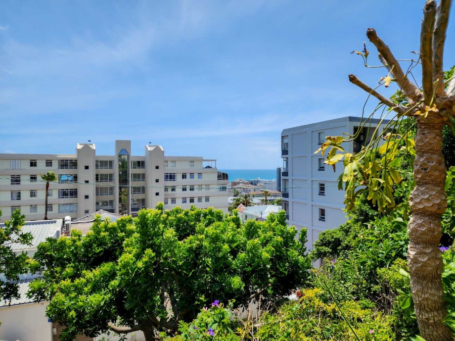 2 Bedroom Property for Sale in Sea Point Western Cape